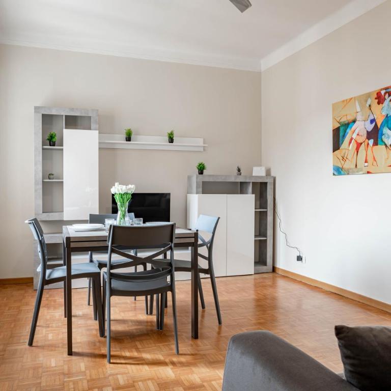 H11 CASA MERIDIANA Centro - Sanremo - Appartamento con 2 Camere da Letto e Balcone - 1