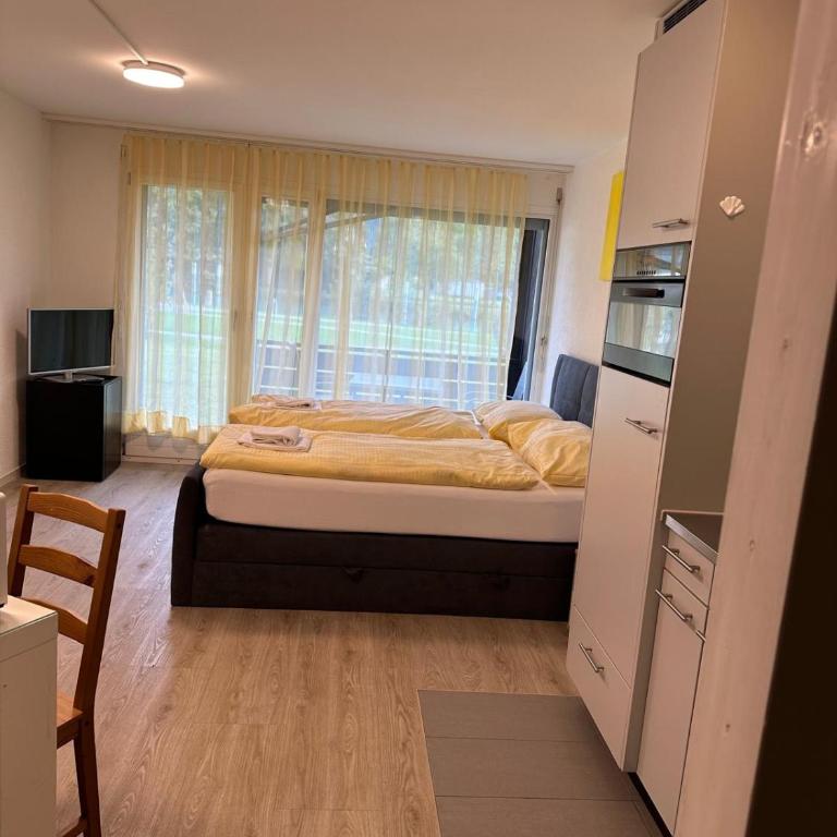Studio 102 - Riverside - One-Bedroom Apartment - 2