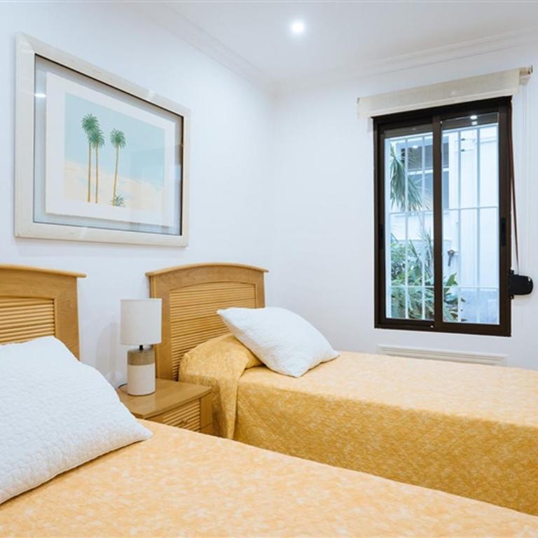 VIVIENDA TURISTICA ATANASIO BARRON- Free PARKING - Apartamento con 4 dormitorios - 16