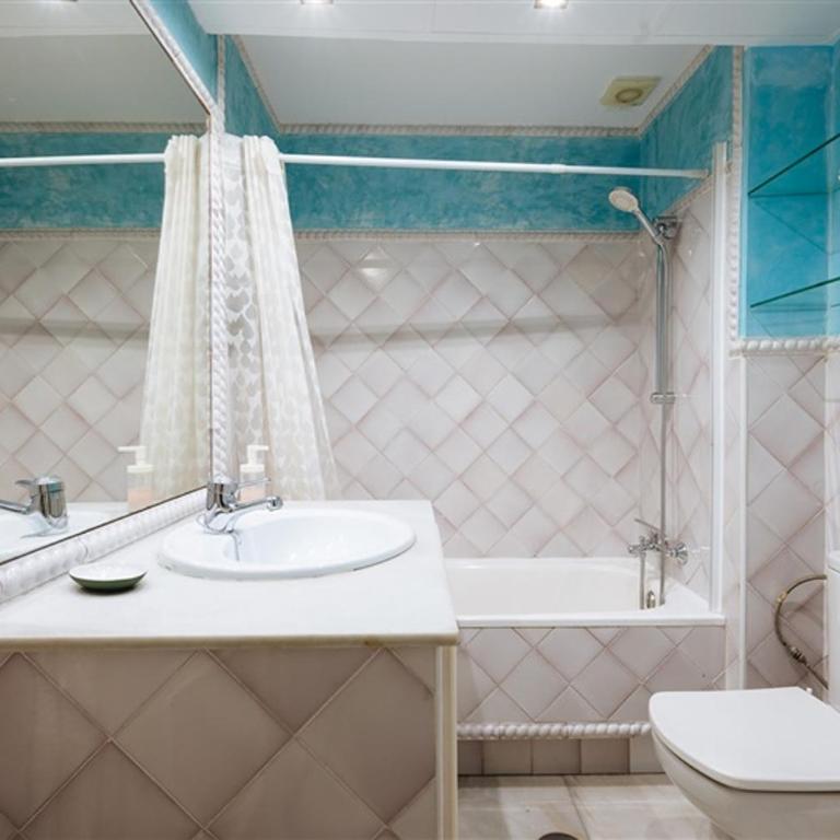 VIVIENDA TURISTICA ATANASIO BARRON- Free PARKING - Apartamento con 4 dormitorios - 14