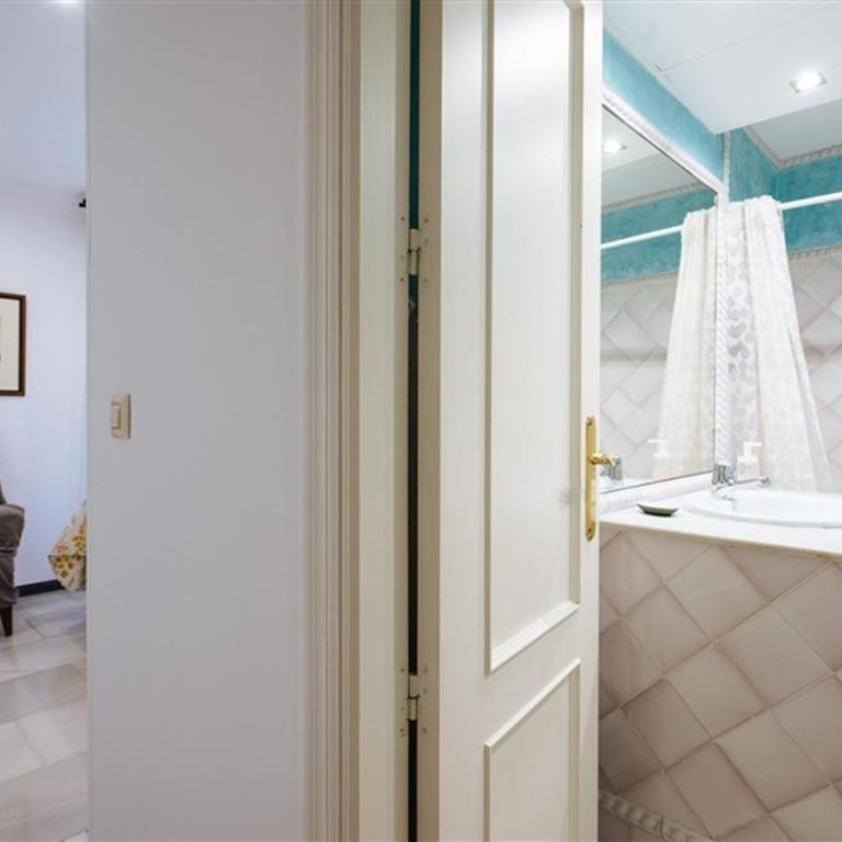 VIVIENDA TURISTICA ATANASIO BARRON- Free PARKING - Apartamento con 4 dormitorios - 15
