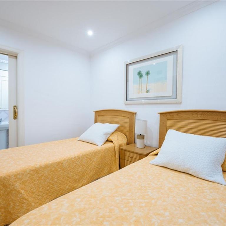 VIVIENDA TURISTICA ATANASIO BARRON- Free PARKING - Apartamento con 4 dormitorios - 17