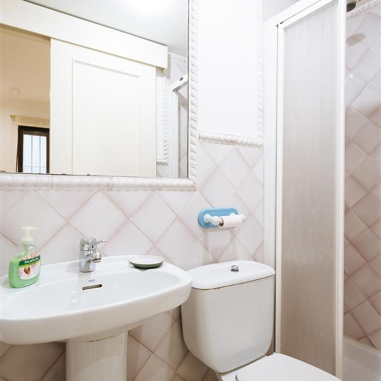 VIVIENDA TURISTICA ATANASIO BARRON- Free PARKING - Apartamento con 4 dormitorios - 35