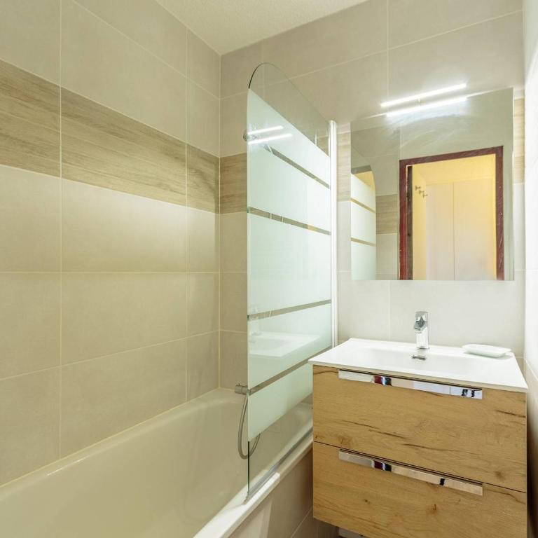 Charmant 2 pièces rénové, accès skis aux pieds, proche commerces et remontées, balcon sud-ouest - FR-1-353-23 - Appartamento (4 Adulti) - 3