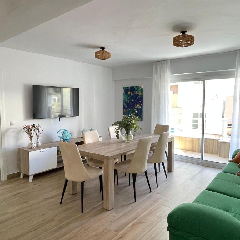Casa Coronado - Three-Bedroom Deluxe Apartment - 1