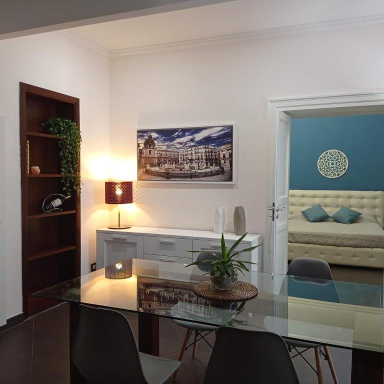 Essenze di Sicilia Appartamento Cavour in centro - Junior Suite con Balcone - 2