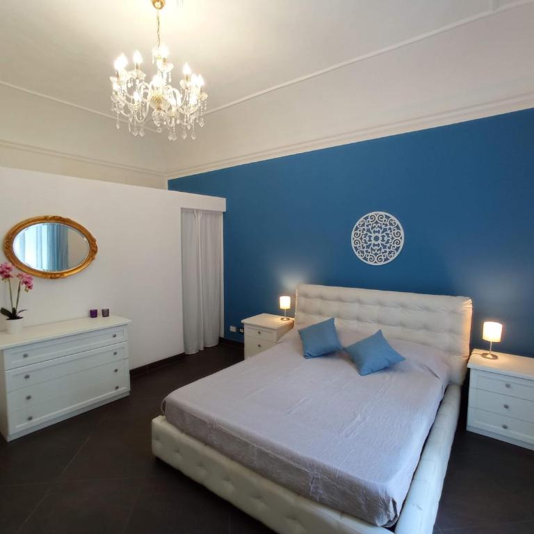 Essenze di Sicilia Appartamento Cavour in centro - Junior Suite con Balcone - 8