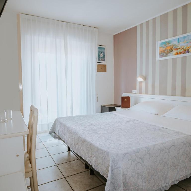 Hotel Gabriella - Camera Matrimoniale Standard - 8