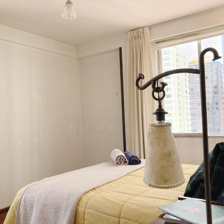 Soleado y comodo departamento con hermosa vista sobre Av Arce - Apartamento de 3 dormitorios Premium - 12