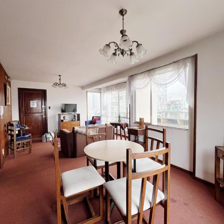 Soleado y comodo departamento con hermosa vista sobre Av Arce - Apartamento de 3 dormitorios Premium - 4