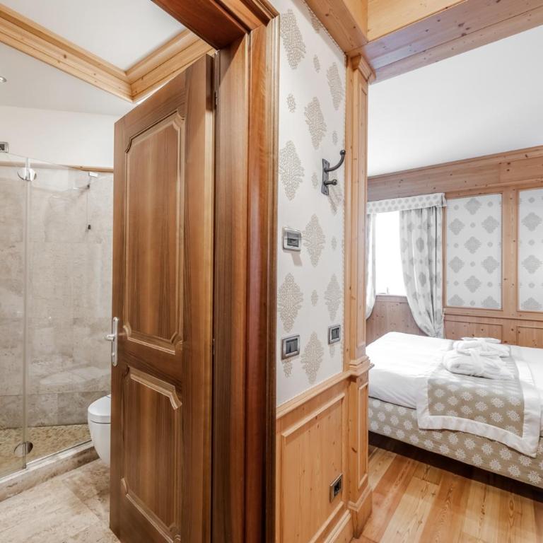 HOTIDAY Room Collection - Campiglio Pradalago - Camera Matrimoniale/Doppia con Letti Singoli - 10