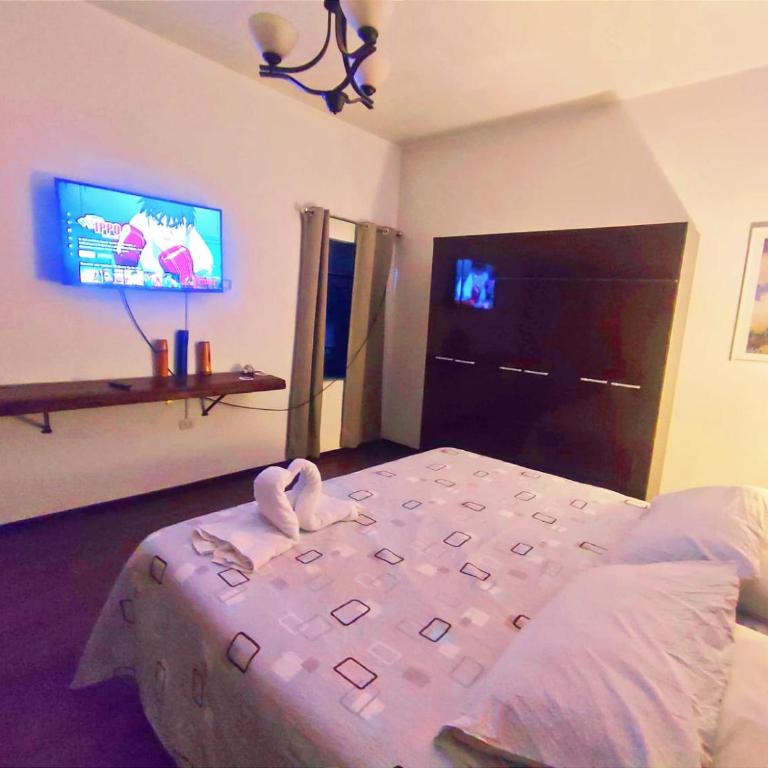 Misti Apartment Hostal - Queen Room with Shared Bathroom - 2