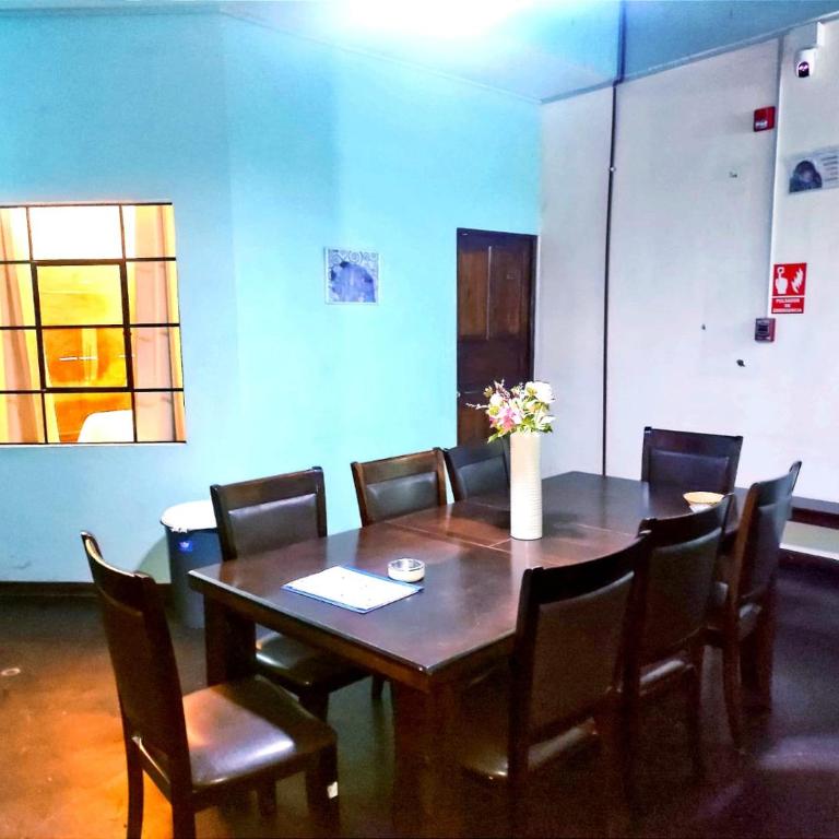 Misti Apartment Hostal - Queen Room with Shared Bathroom - 6