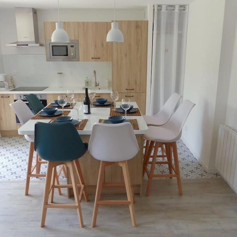 Appartement avec 2 chambres et parking privé - Appartement 2 Chambres - 3