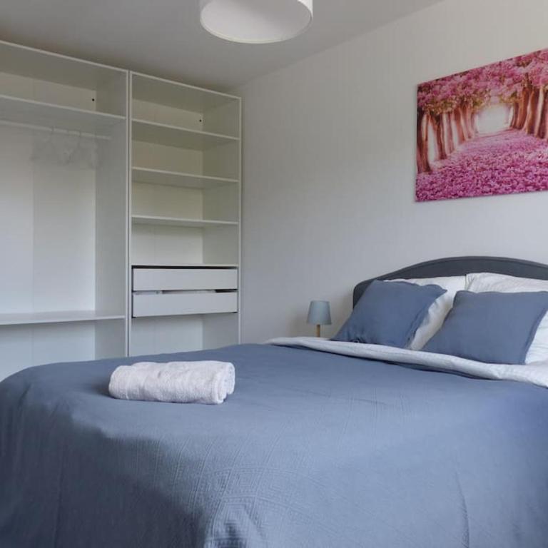 Appartement avec 2 chambres et parking privé - Appartement 2 Chambres - 24