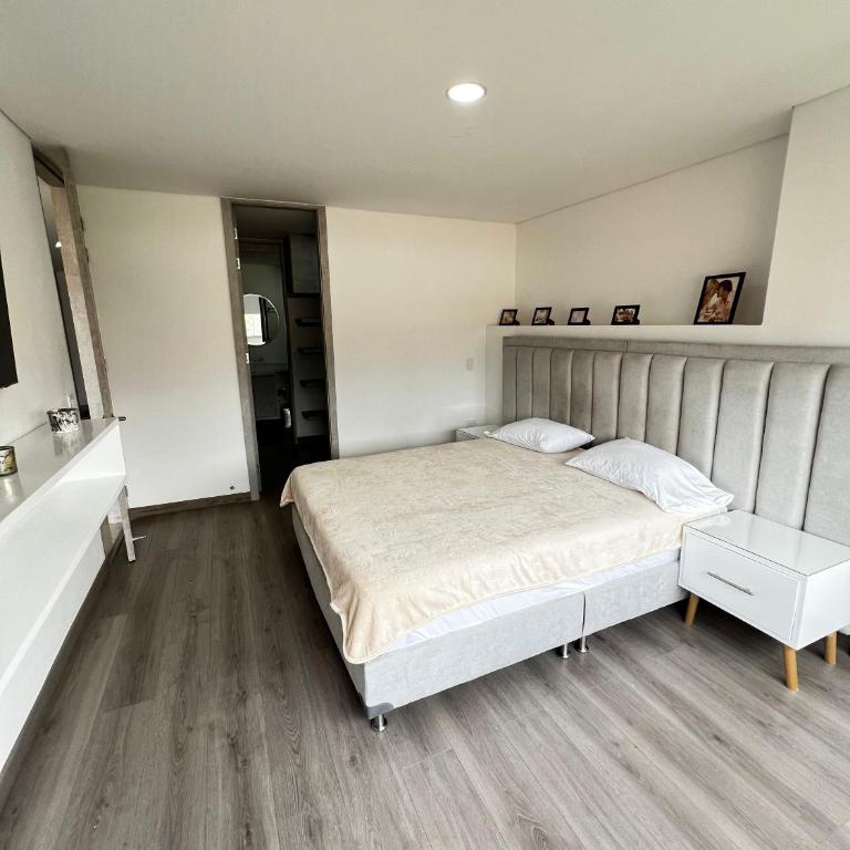 Modern 3 Bedroom Apartment with balcony - Apartamento de 3 dormitorios - 1