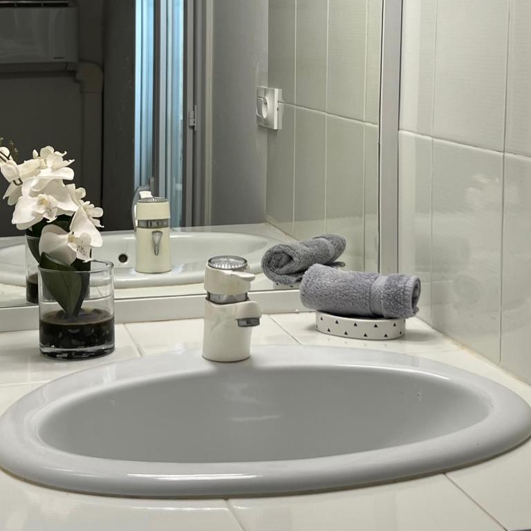 Hypercenter lovely duplex with Terrace CLIM WIFI - Appartamento con 4 Camere da Letto e Balcone - 8