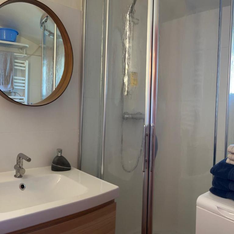 Hypercenter lovely duplex with Terrace CLIM WIFI - Appartamento con 4 Camere da Letto e Balcone - 9