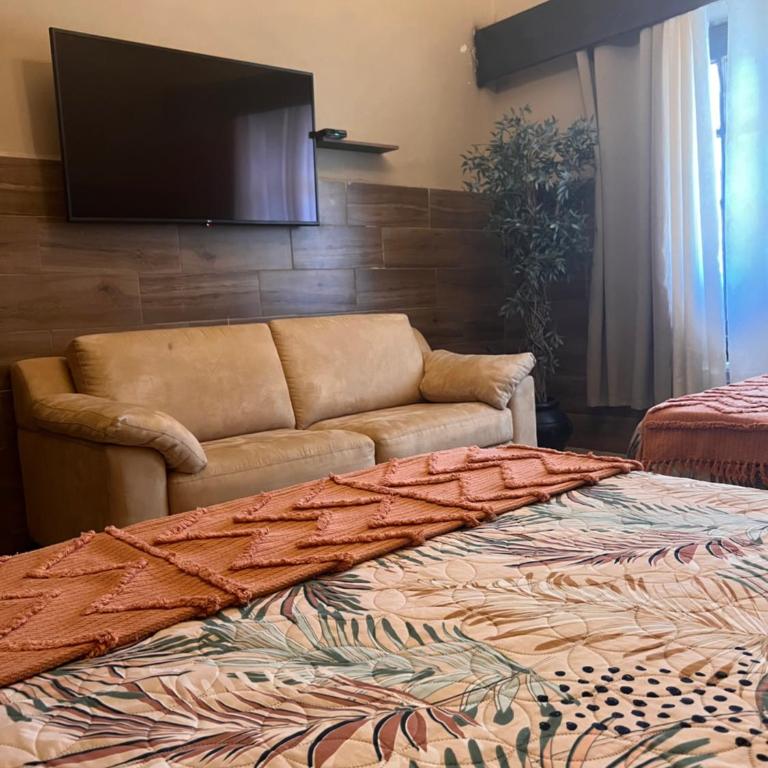 The Black Tree Hotel Boutique - Deluxe Double Room - 4