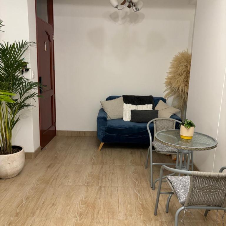 Acogedor full de Plantas - Apartamento de 1 dormitorio - 2