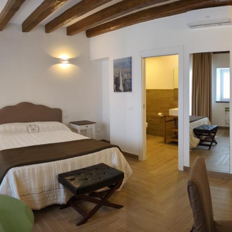 Suite il ritrovo dei poeti - Deluxe Double Room with Side Sea View - 4