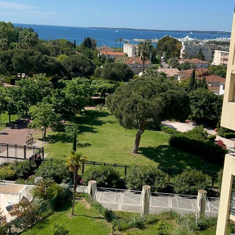 DUPLEX VILLA LES PINS 89m2 et terrasse 30m2 - Appartement 3 Chambres - Étage Supérieur - 5