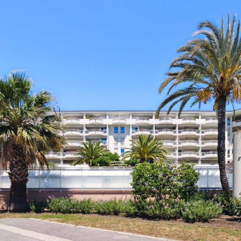 DUPLEX VILLA LES PINS 89m2 et terrasse 30m2 - Appartement 3 Chambres - Étage Supérieur - 3