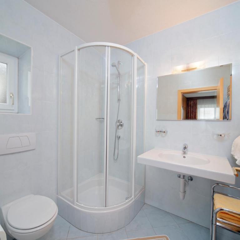 Garni Hotel Dorothea - Habitación Doble con balcón - 4