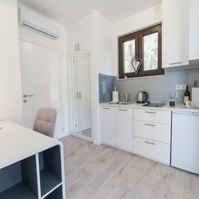 Villa Mona 2 - Studio s King-sajz Krevetom i Sofom na Izvlačenje - 9