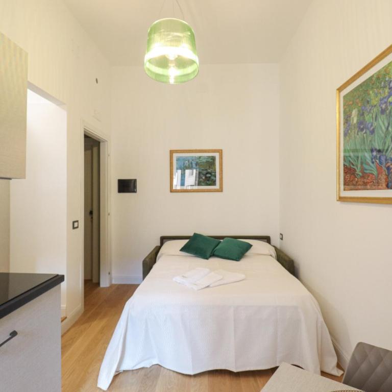 Re Di Rhome Guest House - Camera Familiare con Balcone - 9