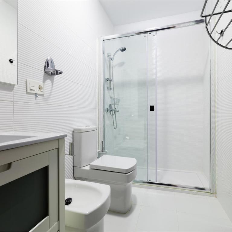 Hostal Arriola - Single Room with Private Bathroom - 2