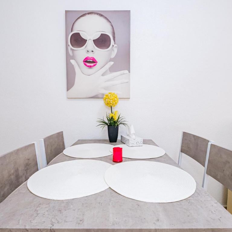 CATHERINE Bilbao - Two-Bedroom Apartment - 10