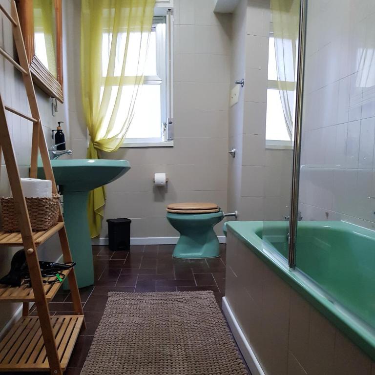 Pinhouse Apartment - Two-Bedroom House - 16