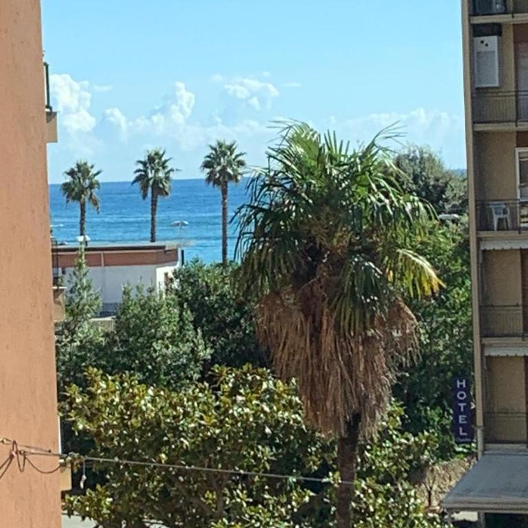 Casa di Leo - Appartamento con 1 Camera da Letto, Balcone e Vista Mare - 20