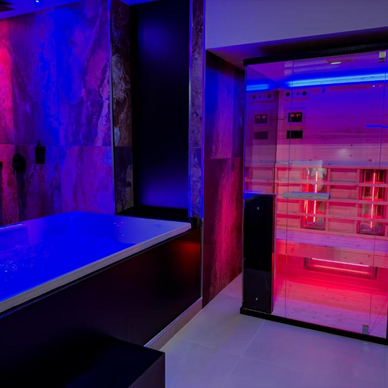 SUPREME Suite&Spa - Camera King con Vasca Idromassaggio - 8