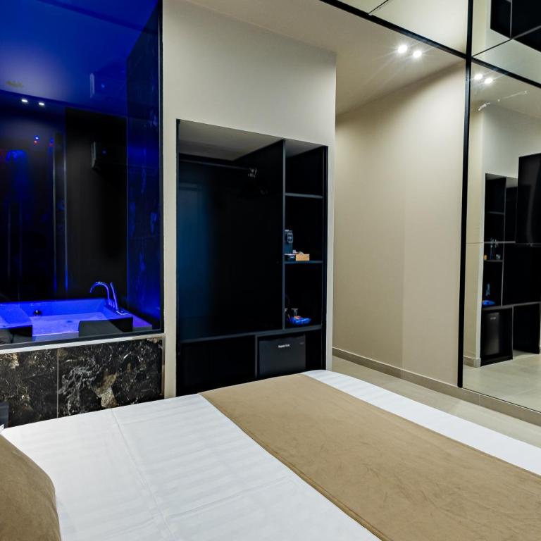 SUPREME Suite&Spa - Camera King con Vasca Idromassaggio - 12