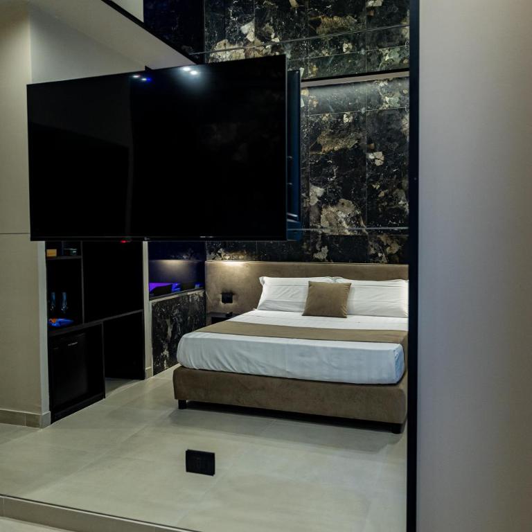 SUPREME Suite&Spa - Camera King con Vasca Idromassaggio - 6