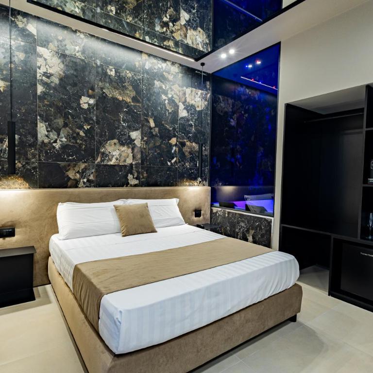 SUPREME Suite&Spa - Camera King con Vasca Idromassaggio - 11