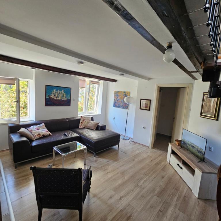 Potkrovlje Riki u centru Beograda - Apartman sa 2 Spavaće Sobe - 1