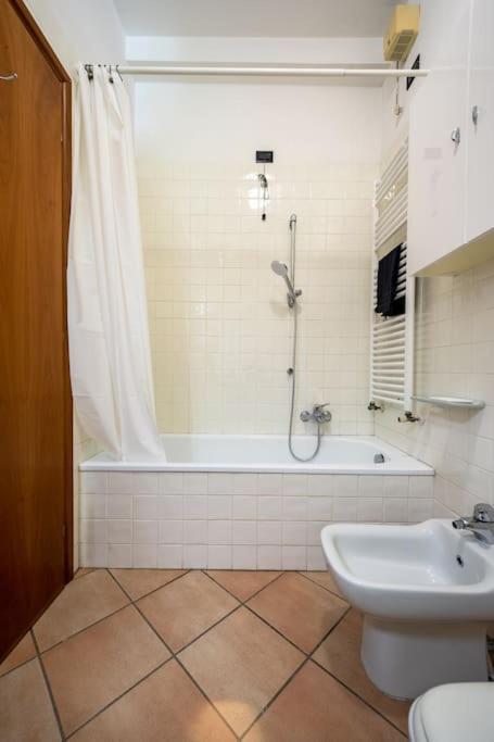 Cozy Two-Room Flat in Vicenza - Appartamento con 1 Camera da Letto - 34