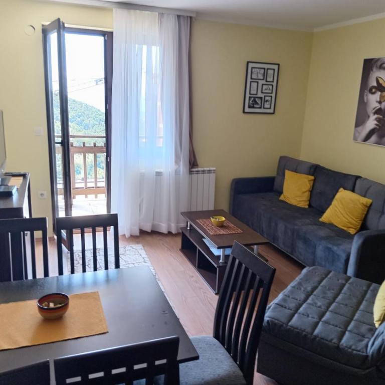 Sunny Days apartman Kopaonik - Apartment with Mountain View - 1