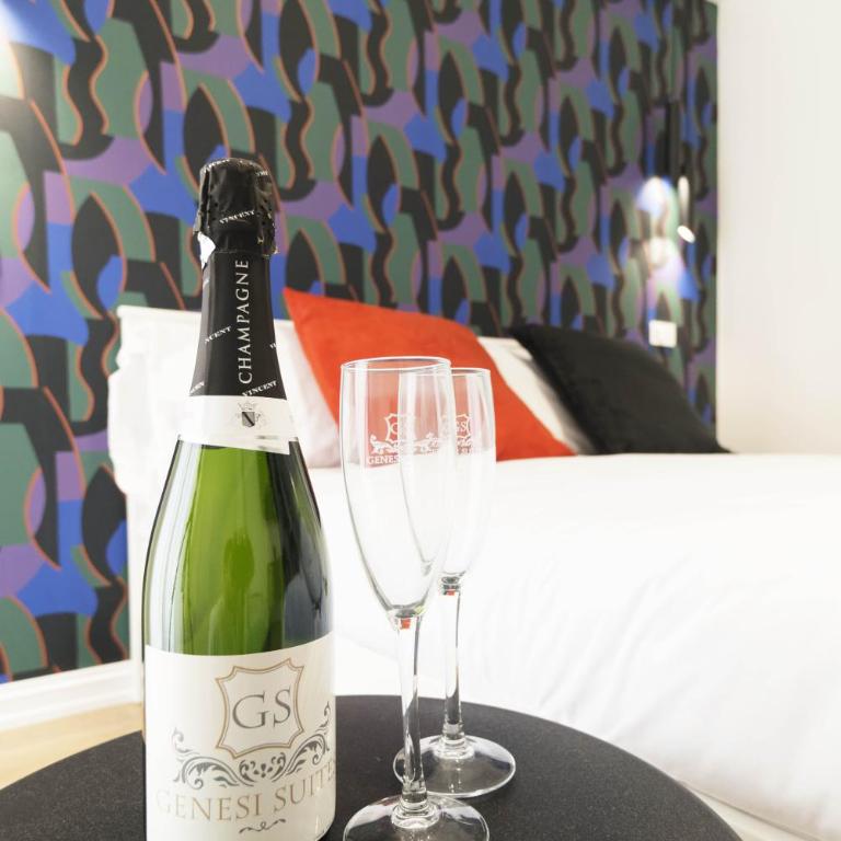 GENESI Suites - Double Room with Private Bathroom - 1