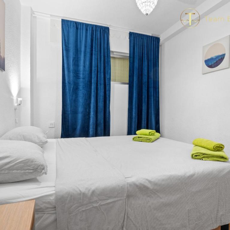 Seafront Penthouse on San Cristobal Almuñécar - Apartamento de 2 dormitorios con balcón y vistas al mar - 11