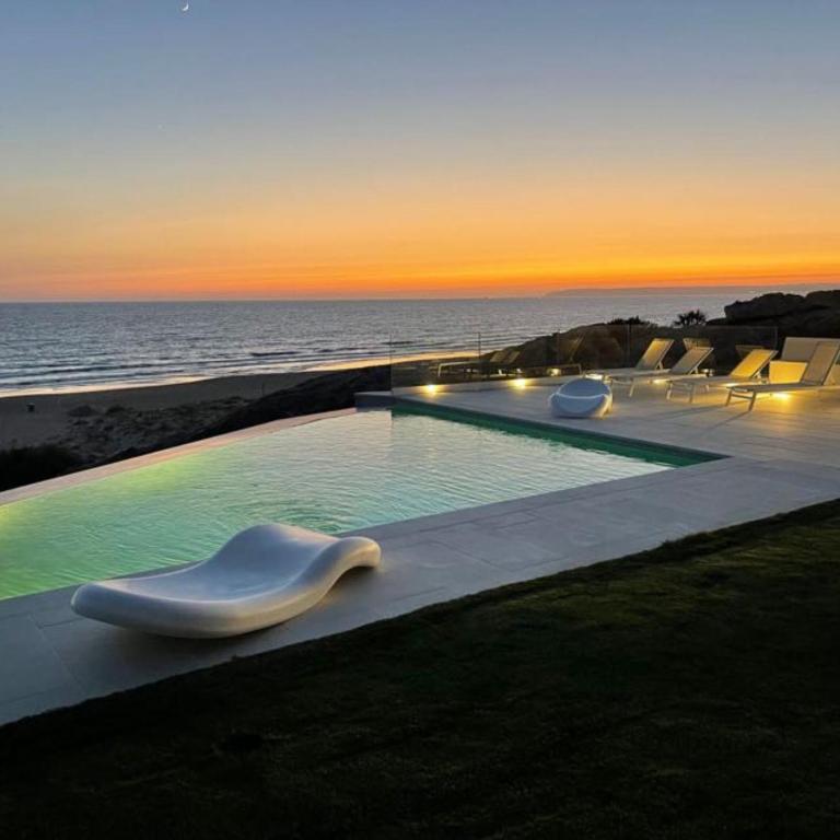 Villas Playa - Deluxe King Suite - 1