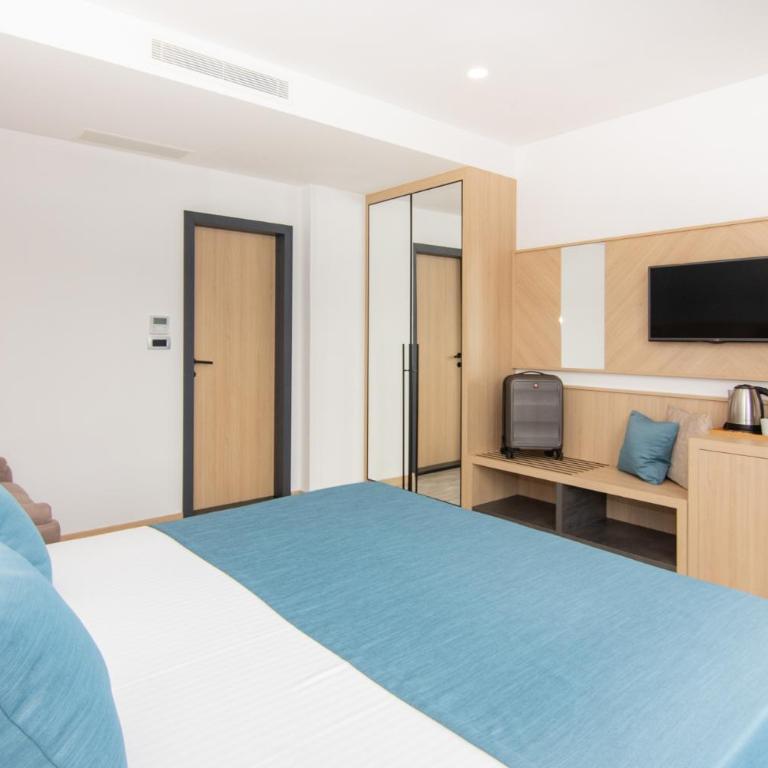 Hotel Perla - Standard Triple Room - Annex - 4