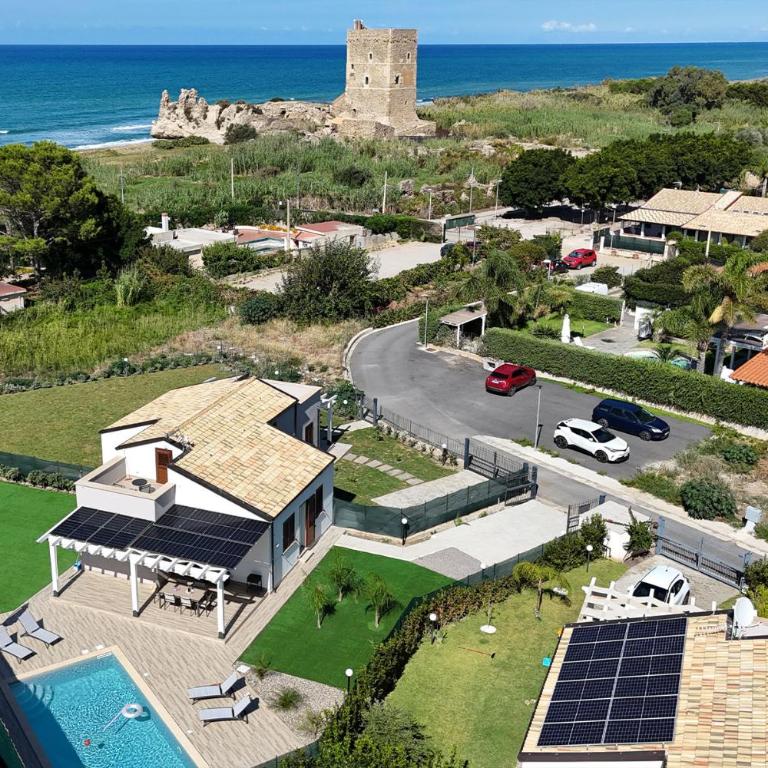 Villa Giada - Private pool - Three-Bedroom Villa - 7