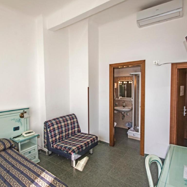 Hotel Baia - Camera Tripla - 6