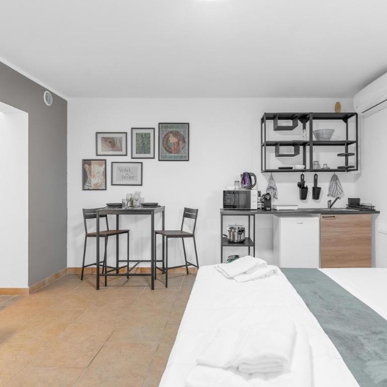 Garda House Apartaments - Free Pool and Parking - Monolocale Deluxe - 8