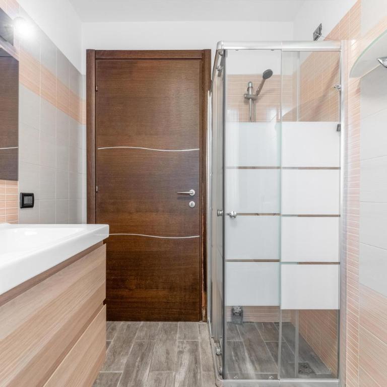 Garda House Apartaments - Free Pool and Parking - Monolocale Deluxe - 11