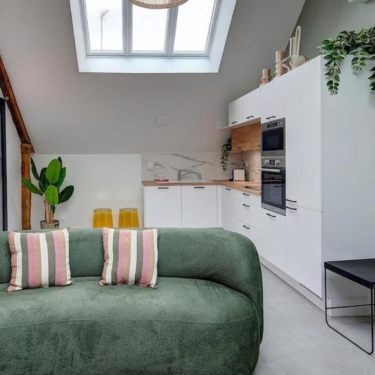 Josette - Château d'Amboise - Two-Bedroom Apartment with Terrace - 32